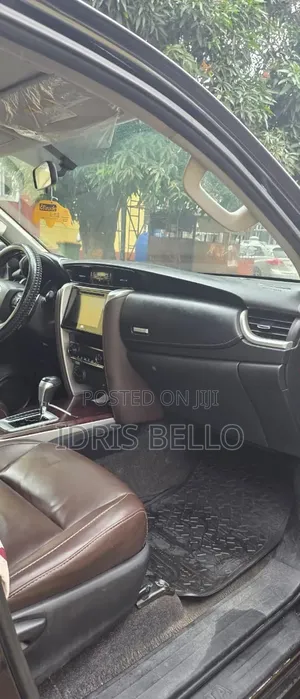 Toyota Fortuner 2019 Black