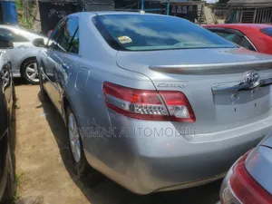 Toyota Camry 2010 Silver