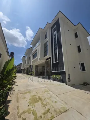 4bdrm Townhouse/Terrace in Apo Resettlement for sale