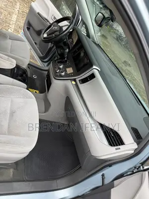 Toyota Sienna LE 7 Passenger Auto Access Seat (3.5L 6cyl 6A) 2016 Blue