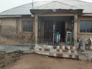 1bdrm Block of Flats in Jikwoyi Phase 2 By for sale