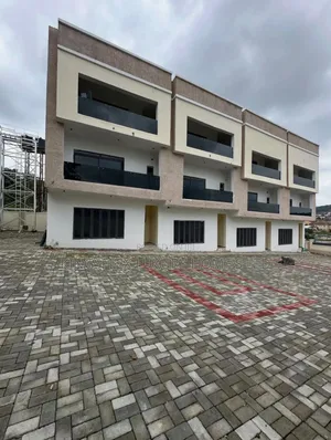 4bdrm Townhouse/Terrace in Estate, Apo Resettlement for sale