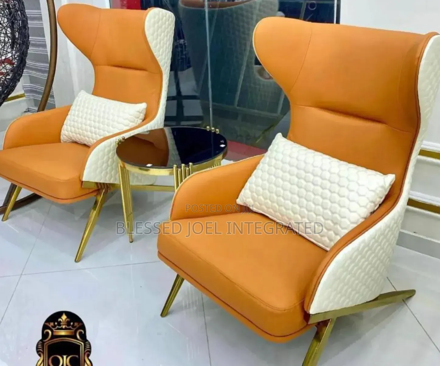 Single Arm Chair With High Back