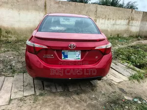 Toyota Corolla 2015 Red