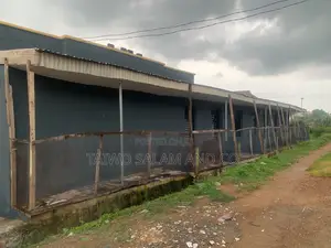 8 Units of Shops