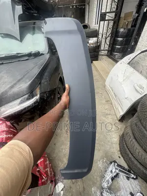Lexus LX570 Boot Spoiler