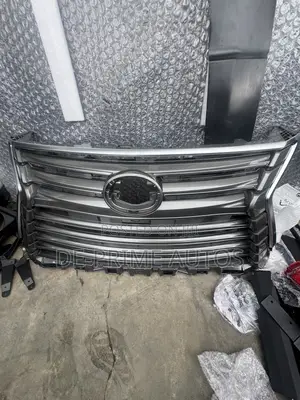 Lexus LX570 Front Grille