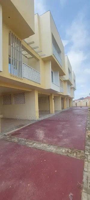 3bdrm Duplex in Guzape District for sale