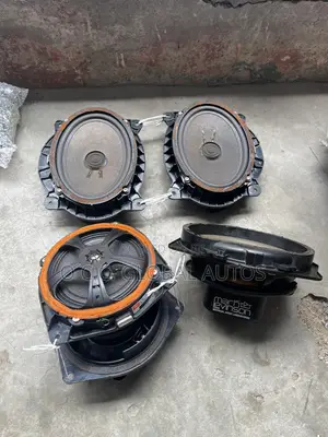 Set of JBL Speakers Front and Back With Booth Woofer Lexus Es350