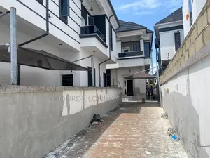 4bdrm Duplex in Ologolo Lekki Lagos for rent