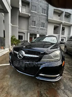 Mercedes-Benz C300 2012 Black