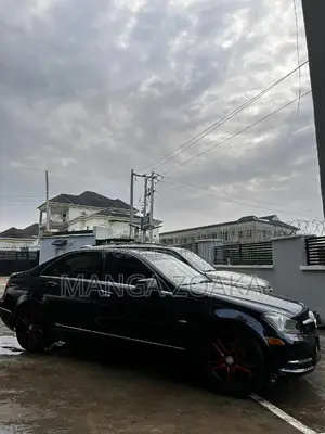 Mercedes-Benz C300 2012 Black