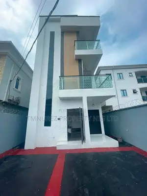 3bdrm Apartment in Gbagada for sale