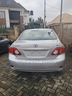 Toyota Corolla LE 4dr Sedan (1.8L 4 cyl 4A) 2009 Silver
