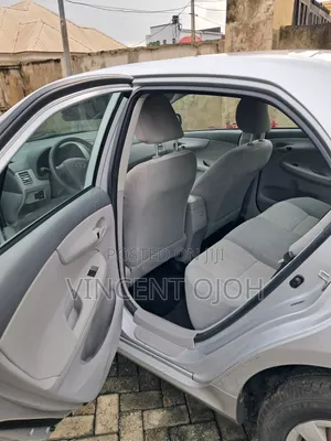 Toyota Corolla LE 4dr Sedan (1.8L 4 cyl 4A) 2009 Silver