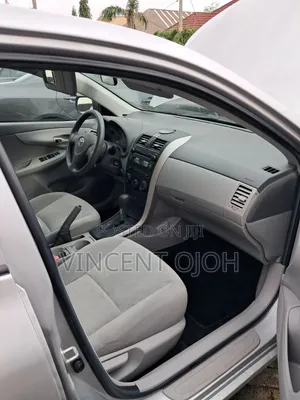 Toyota Corolla LE 4dr Sedan (1.8L 4 cyl 4A) 2009 Silver