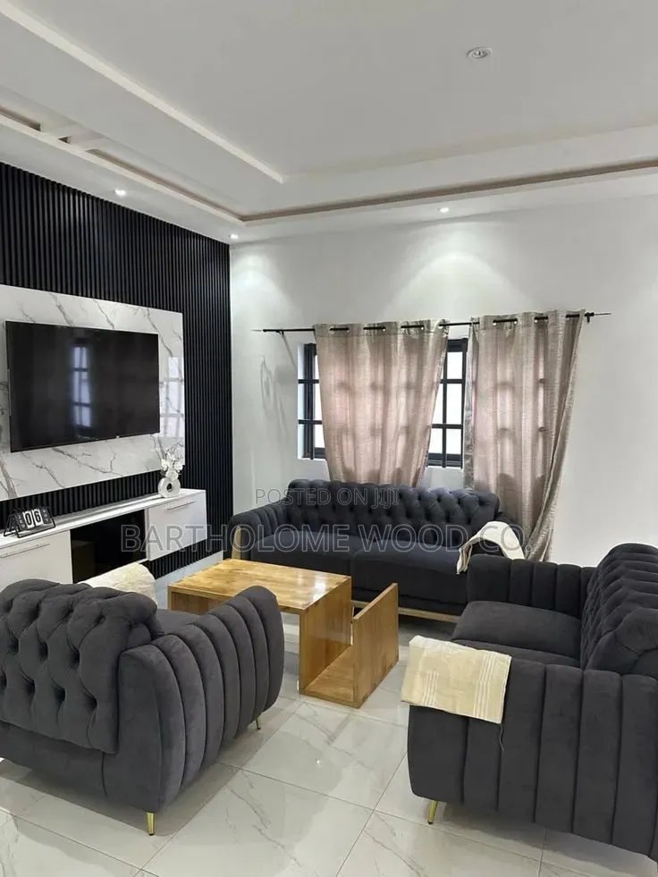 A Quality Sofas With Center Table