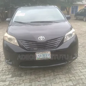 Toyota Sienna 2011 Black