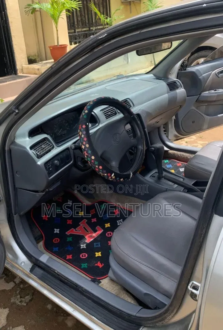 Toyota Camry 2001 Silver