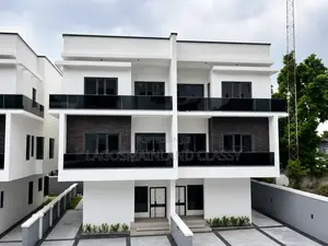 Furnished 5bdrm Duplex in Gra for sale