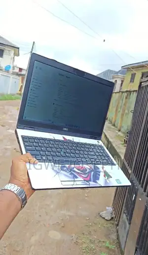 Laptop Dell Latitude 5580 8GB Intel Core i5 SSD 256GB