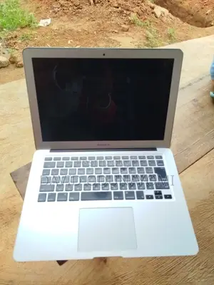 Laptop Apple MacBook Air 2018 4GB Intel Core i5 SSD 128GB