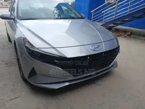 Hyundai Elantra 2022 Gray