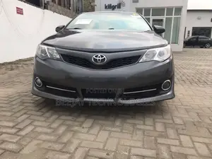 Toyota Camry SE 4dr Sedan (2.5L 4cyl 6A) 2014 Gray