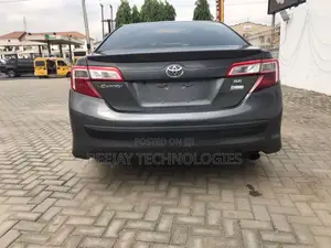 Toyota Camry SE 4dr Sedan (2.5L 4cyl 6A) 2014 Gray