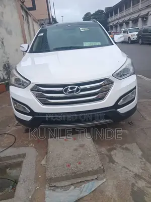 Hyundai Santa Fe Limited 4dr SUV (3.3L 6cyl 6A) 2015 White