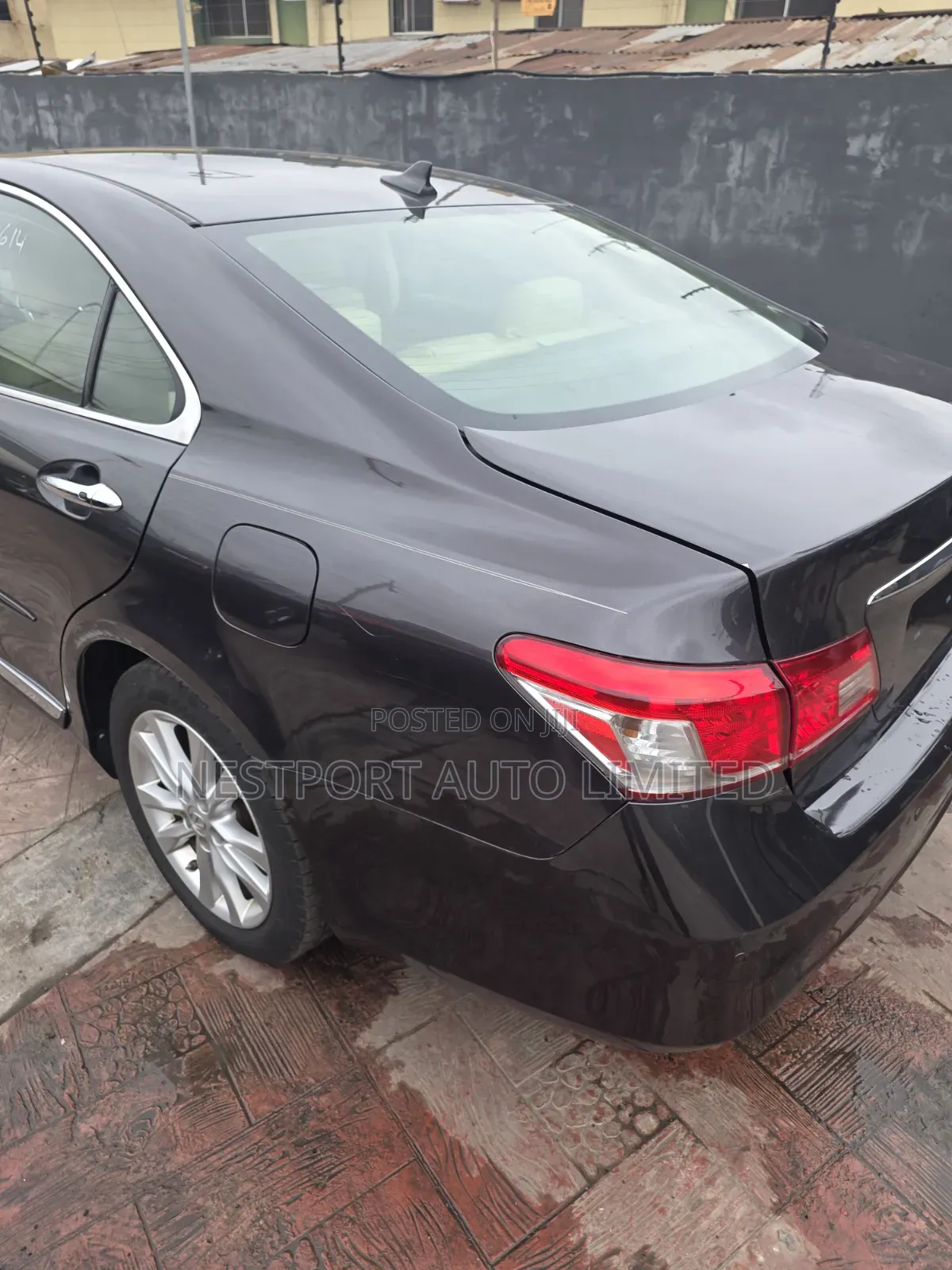 Lexus ES 350 2011 Brown