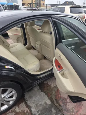Lexus ES 350 2011 Brown