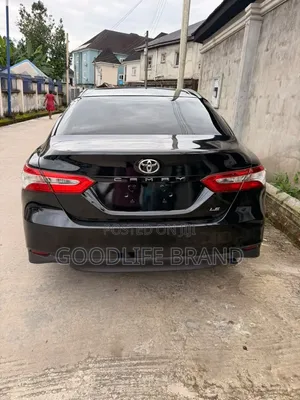 Toyota Camry SE FWD (2.5L 4cyl 8AM) 2018 Black