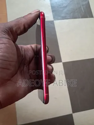 Apple iPhone XR 64 GB Red