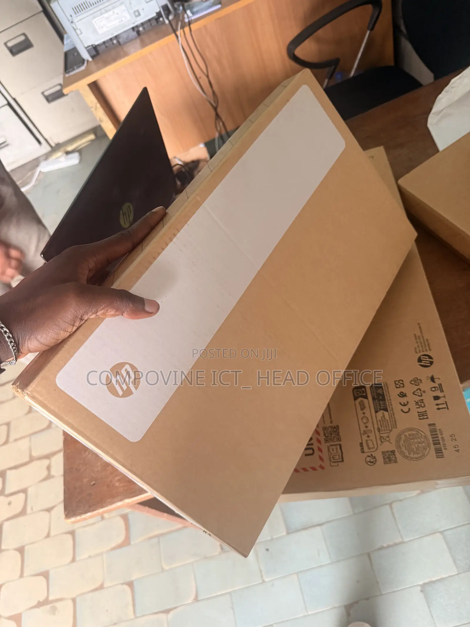 New Laptop HP 240 8GB Intel Core i5 SSD 512GB
