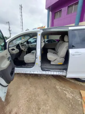 Toyota Sienna 2012 White