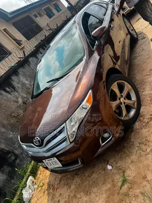 Toyota Venza V6 AWD 2010 Brown