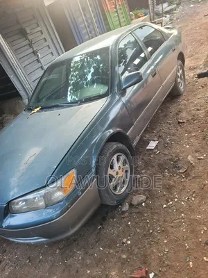 Toyota Camry 2000 Green