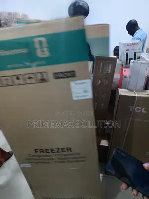 6 Shelves of Pure Organization Bliss – RS189DR Freezer
