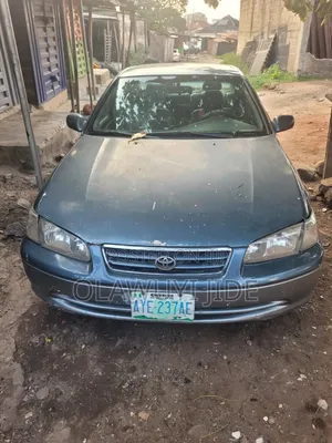 Toyota Camry 2000 Green