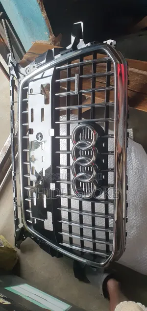 Front Grill Audi Q5