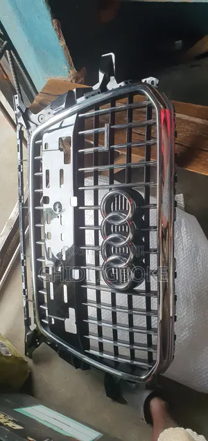 Front Grill Audi Q5