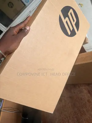 New Laptop HP 250 G10 8GB Intel Core i5 SSD 512GB