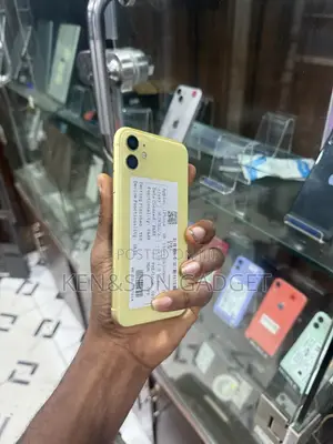 Apple iPhone 11 64 GB Yellow
