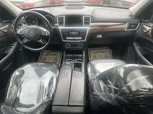 Mercedes-Benz M Class ML350 4dr SUV (3.5L 6cyl 7A) 2015 Black