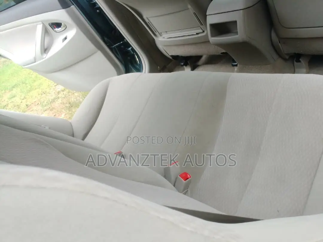 Toyota Camry LE 4dr Sedan (2.5L 4cyl 6A) 2011 Green