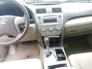 Toyota Camry LE 4dr Sedan (2.5L 4cyl 6A) 2011 Green