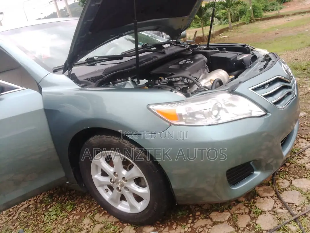 Toyota Camry LE 4dr Sedan (2.5L 4cyl 6A) 2011 Green