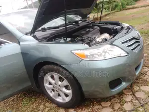 Toyota Camry LE 4dr Sedan (2.5L 4cyl 6A) 2011 Green