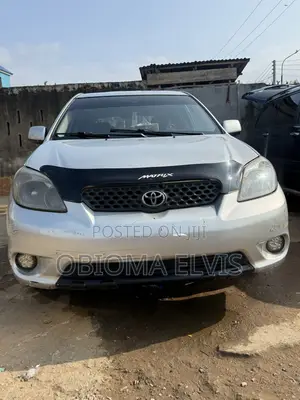 Toyota Matrix Hatchback FWD (1.8L 4cyl 5M) 2005 Silver